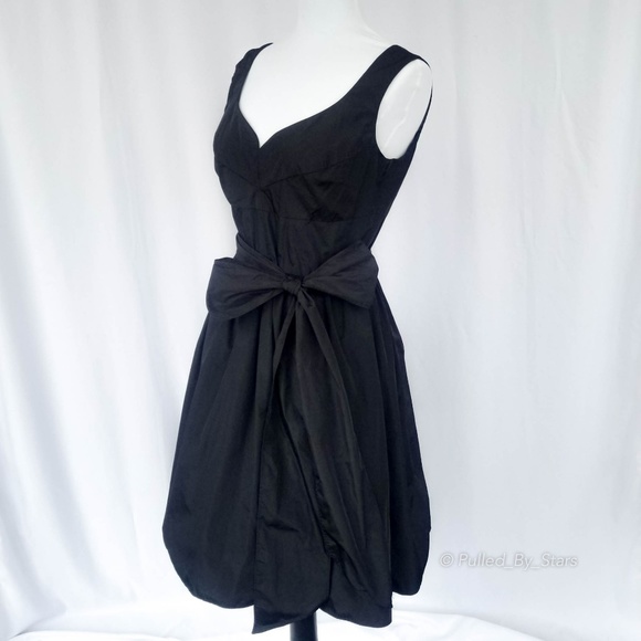 T Tahari Dresses & Skirts - T TAHARI • Sweetheart Sash Bow Dress